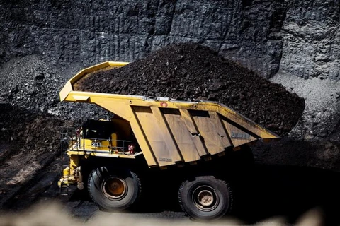 Xe tải Haul di chuyển than trong chuyến thăm mỏ than Bắc Antelope Rochelle của hãng Peabody Energy gần Gillette, Wyoming, Hoa Kỳ. (Nguồn: Reuters)