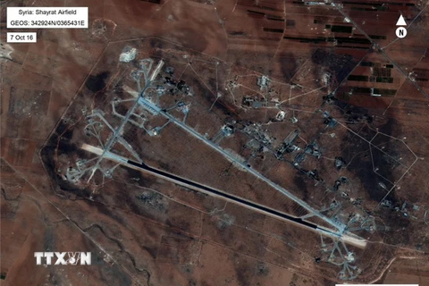 Toàn cảnh sân bay al-Shayrat gần thành phố Homs ngày 7/4 (Nguồn: EPA/TTXVN)