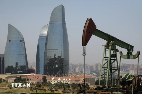 Một trạm bơm dầu ở Baku, Azerbaijan. (Nguồn: AP/TTXVN)