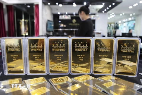 Các thỏi vàng trưng bày tại sàn giao dịch vàng ở Seoul, Hàn Quốc. (Nguồn: EPA/TTXVN)