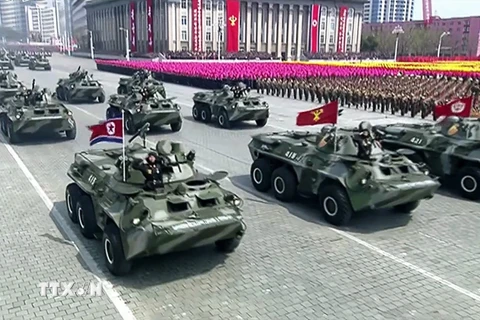 Lễ diễu binh của các lực lượng Quân đội Nhân dân Triều Tiên kỷ niệm 105 ngày sinh cố Chủ tịch Kim Nhật Thành tại Bình Nhưỡng. (Nguồn: YONHAP/TTXVN)