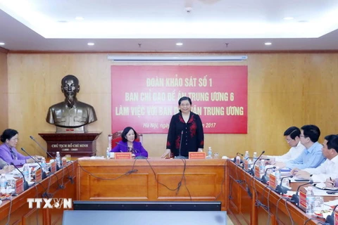 Phó Chủ tịch Quốc hội Tòng Thị Phóng phát biểu tại buổi làm việc. (Ảnh: Phương Hoa/TTXVN)