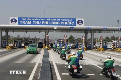 Trạm thu phí Long Phước trên cao tốc Thành phố Hồ Chí Minh-Long Thành-Dầu Giây. (Ảnh: Hoàng Hải/TTXVN)