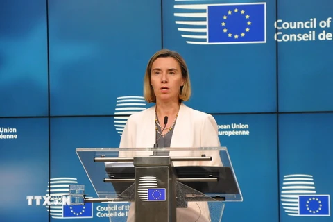 Đại diện cấp cao về chính sách an ninh và đối ngoại của EU, bà Federica Mogherini, phát biểu tại buổi họp báo. (Ảnh: Kim Chung/TTXVN)