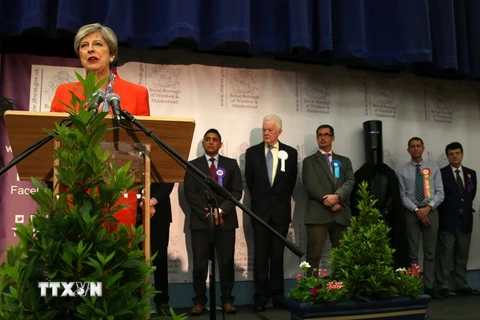 Thủ tướng Anh Theresa May phát biểu sau khi kết quả cuộc bầu cử Quốc hội được công bố. (Nguồn: AFP/TTXVN)