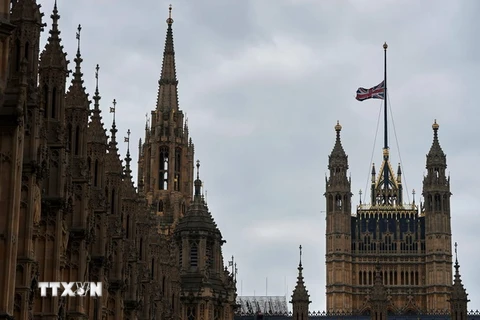 Quang cảnh bên ngoài tòa nhà Quốc hội Anh ở Westminster, London. (Nguồn: AFP/TTXVN)