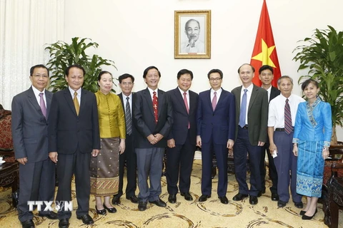 Phó Thủ tướng Vũ Đức Đam tiếp Bộ trưởng Bộ Y tế công cộng Lào Bounkong Sihavong sang thăm và làm việc tại Việt Nam. (Ảnh: Doãn Tấn/TTXVN)