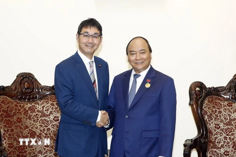 Thủ tướng Nguyễn Xuân Phúc tiếp Hạ Nghị sỹ Kawai Katsuyuki, Cố vấn đặc biệt Thủ tướng Nhật Bản Shizo Abe. (Ảnh: Thống Nhất/TTXVN)