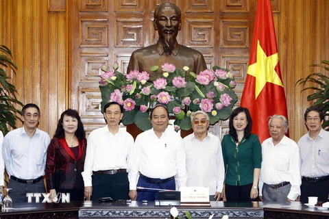 Thủ tướng Nguyễn Xuân Phúc với các đại biểu. (Ảnh: Thống Nhất/TTXVN)