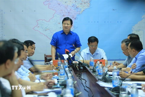 Phó Thủ tướng Chính phủ Trịnh Đình Dũng phát biểu chỉ đạo tại cuộc họp. (Ảnh: Trọng Đạt/TTXVN)