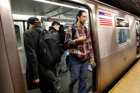 Sau 113 năm đi vào vận hành, hệ thống tàu điện ngầm ở New York đã xuống cấp trầm trọng. (Nguồn: AP)