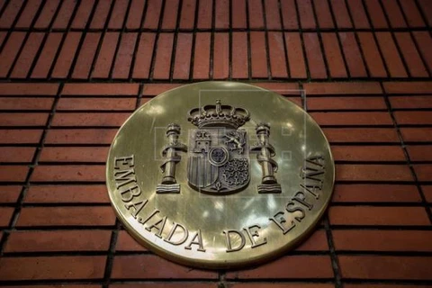 Biển hiệu Đại sứ quán Tây Ban Nha tại thủ đô Caracas của Venezuela. (Nguồn: efe.com)