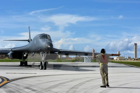 Máy bay B-1B Lancer của Không quân Mỹ được triển khai tại căn cứ không quân Andersen, Guam. (Nguồn: EPA/TTXVN)