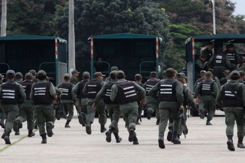 Binh lính Venezuela tại doanh trại quân đội Paramacay. (Nguồn: telesurtv.net)