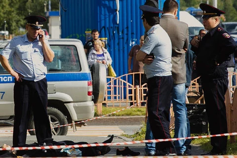 Hiện trường vụ tấn công tại thành phố Surgut ở Sibiria. (Nguồn: AP)