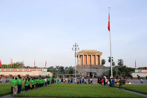 Lễ chào cờ tại Quảng trường Ba Đình mừng ngày Quốc khánh 2/9. (Ảnh: Lê Minh Sơn/Vietnam+)