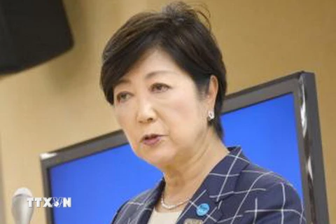 Thị trưởng thành phố Tokyo Yuriko Koike tại cuộc họp báo ở Tokyo. (Nguồn: Kyodo/TTXVN)