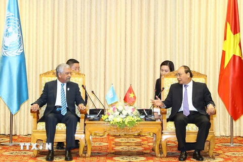 Thủ tướng Nguyễn Xuân Phúc tiếp ông Kamal Malhotra, Điều phối viên thường trú của Liên hợp quốc tại Việt Nam. (Ảnh: Thống Nhất/TTXVN)