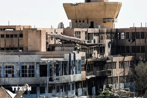 Cảnh đổ nát tại thành phố Raqqa, Syria. (Nguồn: AFP/TTXVN)