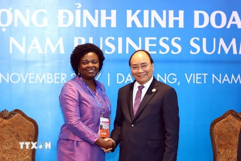 Thủ tướng Nguyễn Xuân Phúc tiếp bà Victoria Kwakwa, Phó Chủ tịch Ngân hàng Thế giới phụ trách khu vực Đông Á-Thái Bình Dương. (Nguồn: TTXVN)