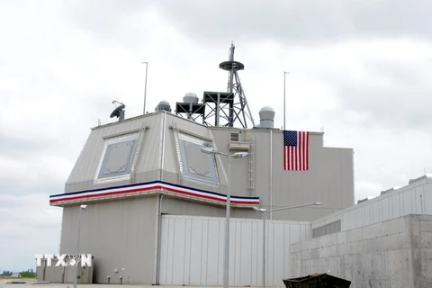 Hệ thống lá chắn tên lửa AEGIS Ashore của Mỹ tại căn cứ Deveselu, Romania. (Nguồn: THX/TTXVN)
