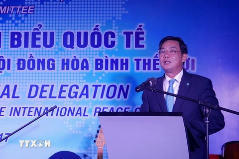 Phó Chủ tịch Ủy ban Nhân dân thành phố Hà Nội Lê Hồng Sơn phát biểu tại Chương trình gặp gỡ hữu nghị. (Ảnh: Nguyễn Cúc/TTXVN)