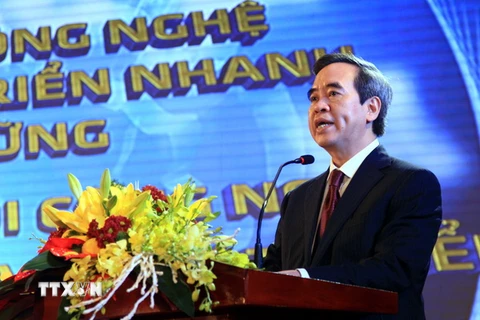 Trưởng ban Kinh tế Trung ương Nguyễn Văn Bình phát biểu. (Ảnh: Thu Hằng/TTXVN)