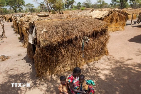 Người dân tại một trại tị nạn ở Aweil, Nam Sudan. (Nguồn: AFP/TTXVN)