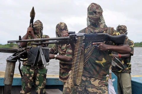 Một nhóm tay súng vũ trang ở Nigeria. (Nguồn: AFP)