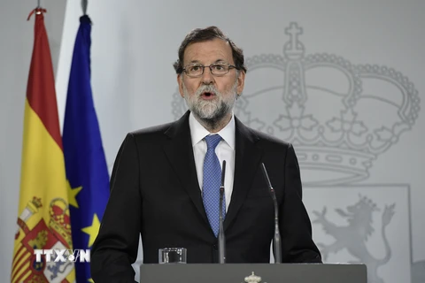 Thủ tướng Tây Ban Nha Mariano Rajoy trong cuộc họp báo ở Barcelona. (Nguồn: AFP/TTXVN)