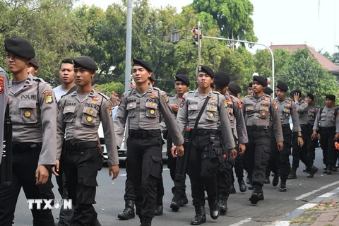 Cảnh sát Indonesia được triển khai tại Jakarta. (Nguồn: AFP/TTXVN)