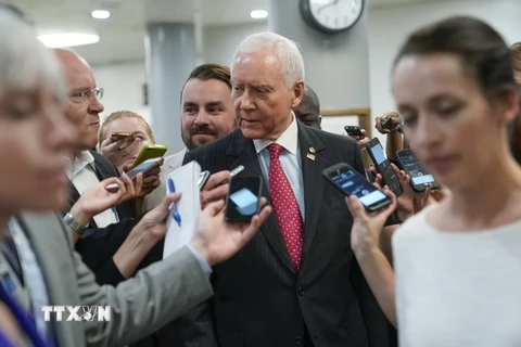 Thượng nghị sỹ Orrin Hatch (giữa). (Nguồn: EPA/TTXVN)