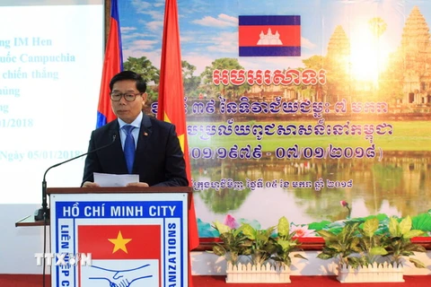Ông Im Hen, Tổng lãnh sự Campuchia tại Thành phố Hồ Chí Minh phát biểu tại buổi lễ. (Ảnh: Xuân Khu/TTXVN)
