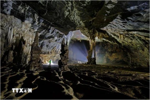Một hang động mới được phát hiện tại Vườn quốc gia Phong Nha Kẻ Bàng với vẻ đẹp lung linh, huyền ảo. ( Nguồn: TTXVN)