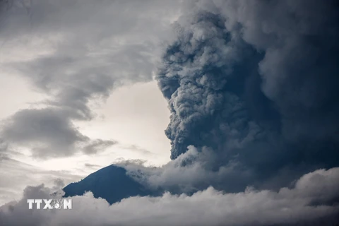 Núi lửa Agung tỉnh giấc. (Nguồn: THX/TTXVN)
