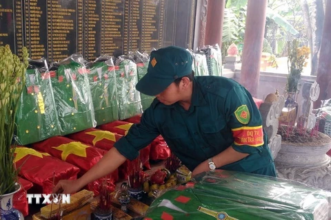 Hài cốt các liệt sỹ được bảo quản tại Nhà bia tưởng niệm các Anh hùng Liệt sỹ xã Hải Lệ. (Ảnh: Trịnh Bang Nhiệm/TTXVN)