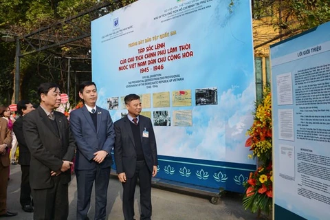 Trưng bày Tập Sắc lệnh của Chủ tịch Chính phủ lâm thời Việt Nam