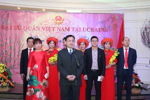 Đại sứ Nguyễn Anh Tuấn phát biểu tại buổi lễ. (Ảnh: Dương Trí/Vietnam+)
