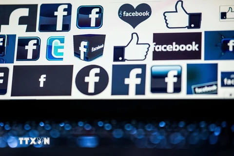 Biểu tượng Facebook trên màn hình máy tính. (Nguồn: AFP/TTXVN)