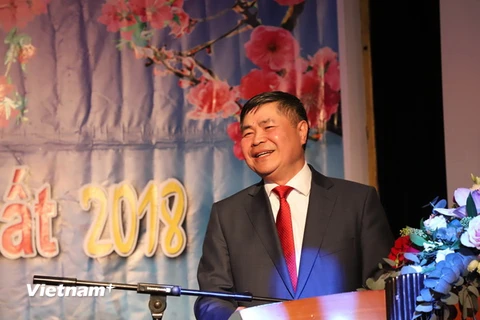 Đại sứ Việt Nam tại Đức Đoàn Xuân Hưng phát biểu khai mạc cuộc gặp. (Ảnh: Anh Đức/Vietnam+)