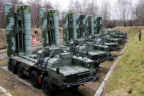 Lô tên lửa S-400 đến Trung Quốc. (Nguồn: TASS)