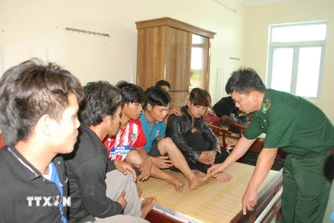 Các nạn nhân tại Bộ Chỉ huy Bộ đội Biên phòng tỉnh Quảng Trị. (Ảnh: Thanh Thủy/TTXVN)