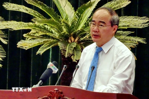 Ủy viên Bộ Chính trị, Bí thư Thành ủy Nguyễn Thiện Nhân kết luận hội nghị. (Ảnh: Thế Anh/TTXVN)