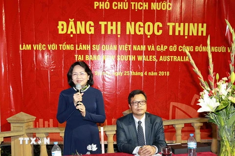 Phó Chủ tịch nước Đặng Thị Ngọc Thịnh nói chuyện thân mật với bà con Việt kiều và sinh viên Việt Nam tại buổi gặp gỡ. (Ảnh: Quang Hải/TTXVN)