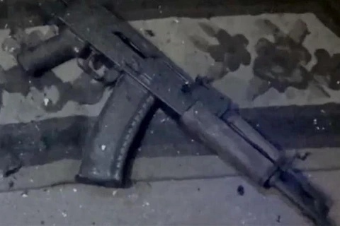 Khẩu súng mà đối tượng dùng để nã đạn vào lực lượng an ninh. (Nguồn: crimerussia.com)