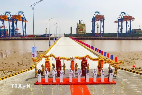 Quang cảnh lễ chính thức đưa dự án cảng Nam Đình Vũ (giai đoạn 1) vào khai thác. (Ảnh: An Đăng/TTXVN)