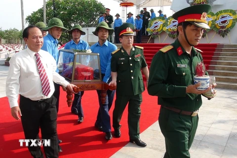 Truy điệu, an táng hài cốt liệt sỹ quân tình nguyện hy sinh tại Lào 