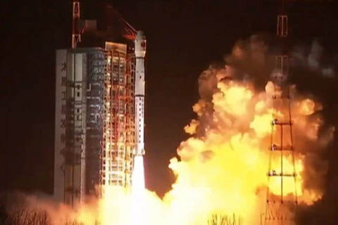 Vệ tinh viễn thông Cầu Ô Thước được phóng lên quỹ đạo bằng tên lửa đẩy Trường Chinh 4C. (Nguồn: NASA)