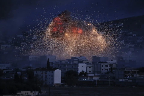 Vị trí bị đánh bom của quân đội syria. (Nguồn: AP)