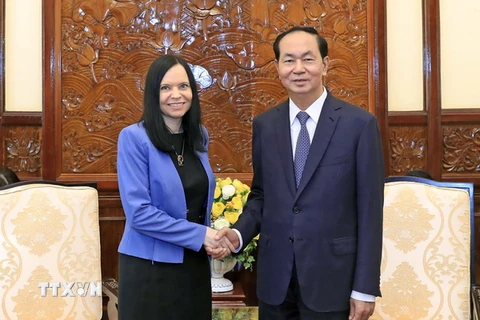 Chủ tịch nước Trần Đại Quang tiếp bà Barbara Szymanowska, Đại sứ Ba Lan tại Việt Nam đến chào từ biệt nhân kết thúc nhiệm kỳ. (Ảnh: Nhan Sáng/TTXVN)